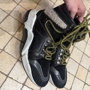 Black High-Top Hiking Sneakers